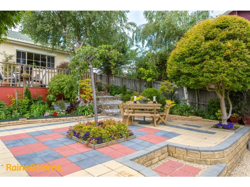 69 Hutchins Street, Kingston TAS 7050