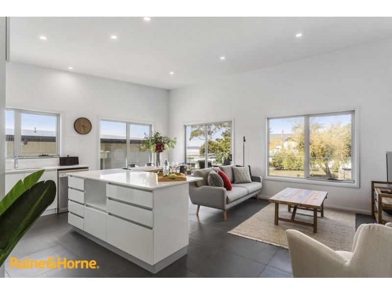 2/25 Powell Road, Blackmans Bay TAS 7052