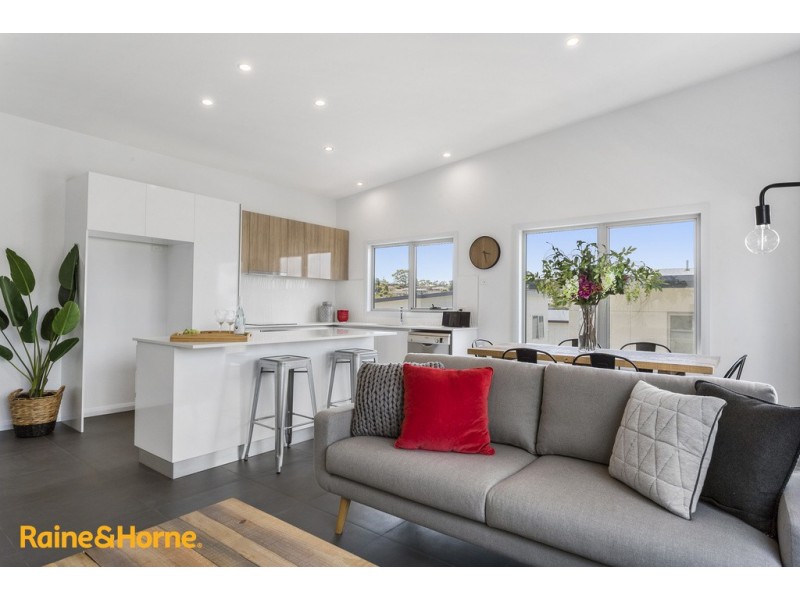 2/25 Powell Road, Blackmans Bay TAS 7052