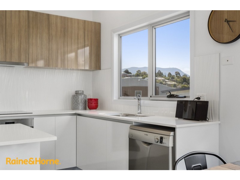 2/25 Powell Road, Blackmans Bay TAS 7052