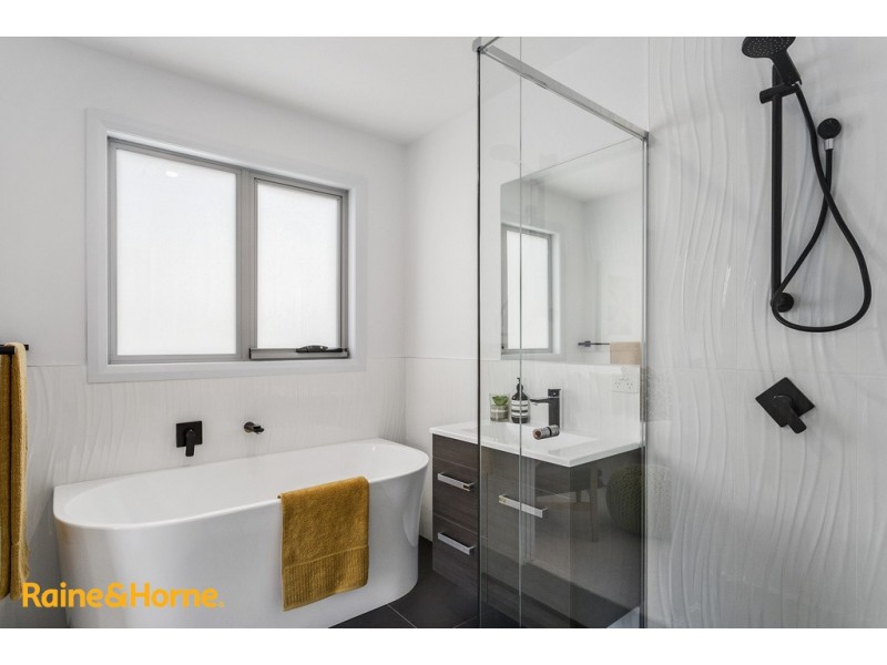 2/25 Powell Road, Blackmans Bay TAS 7052