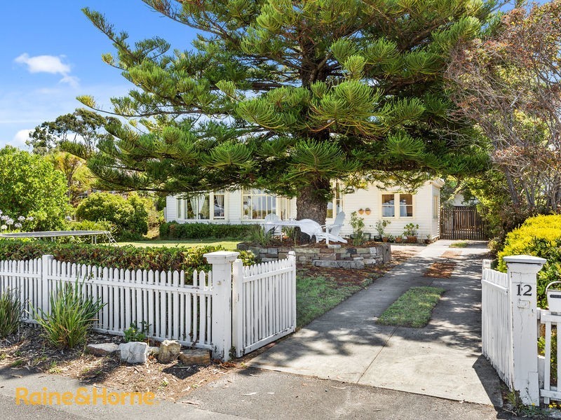 12 Osborne Esplanade, Kingston Beach TAS 7050