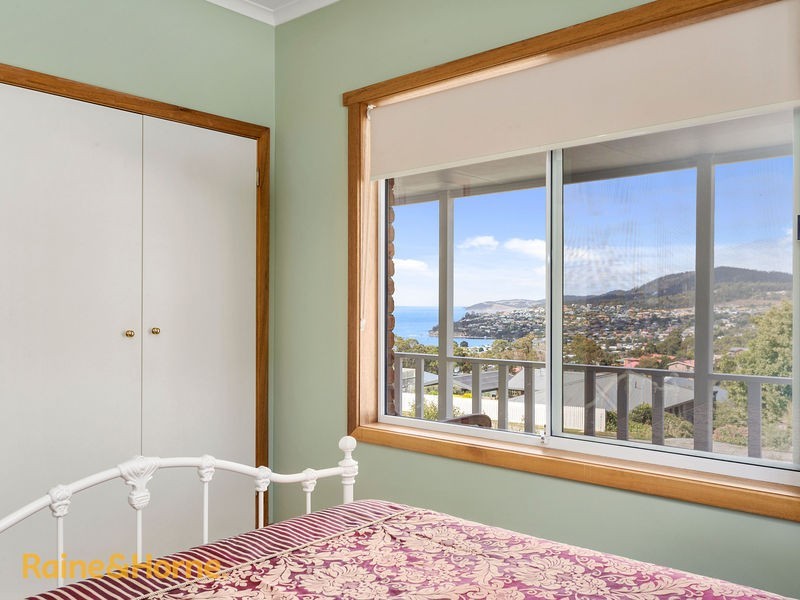19 Stirling Avenue, Blackmans Bay TAS 7052
