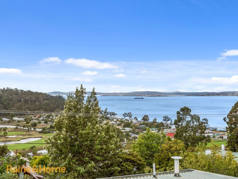 40 Auburn Road, Kingston Beach TAS 7050