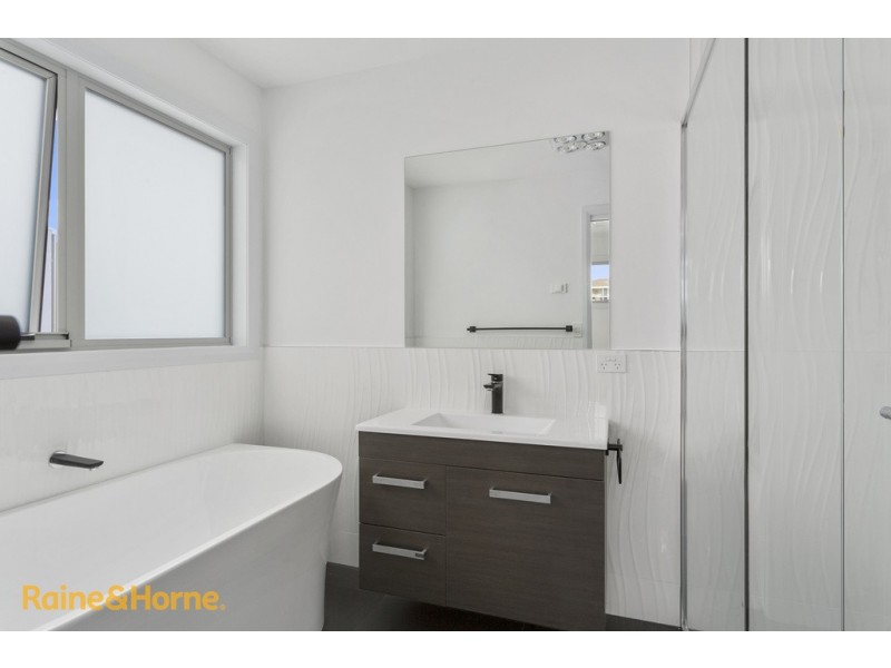 4/25 Powell Road, Blackmans Bay TAS 7052