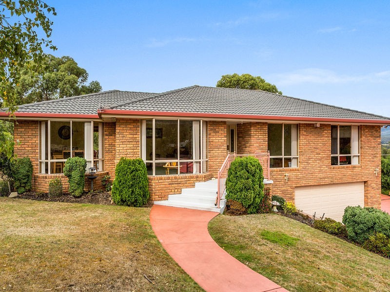 22 Lady Penrhyn Drive, Blackmans Bay TAS 7052