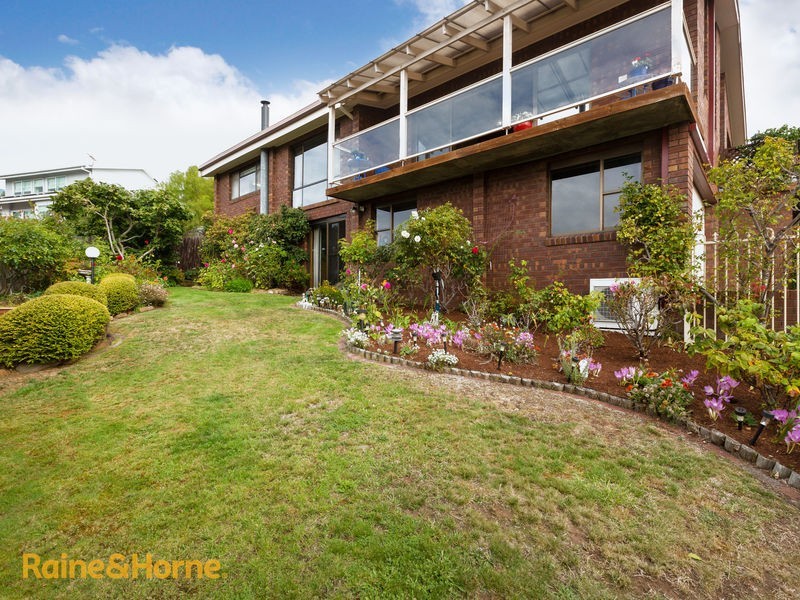 11 Seacrest Avenue, Blackmans Bay TAS 7052
