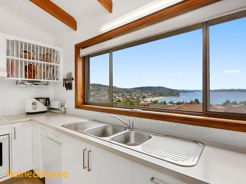11 Seacrest Avenue, Blackmans Bay TAS 7052