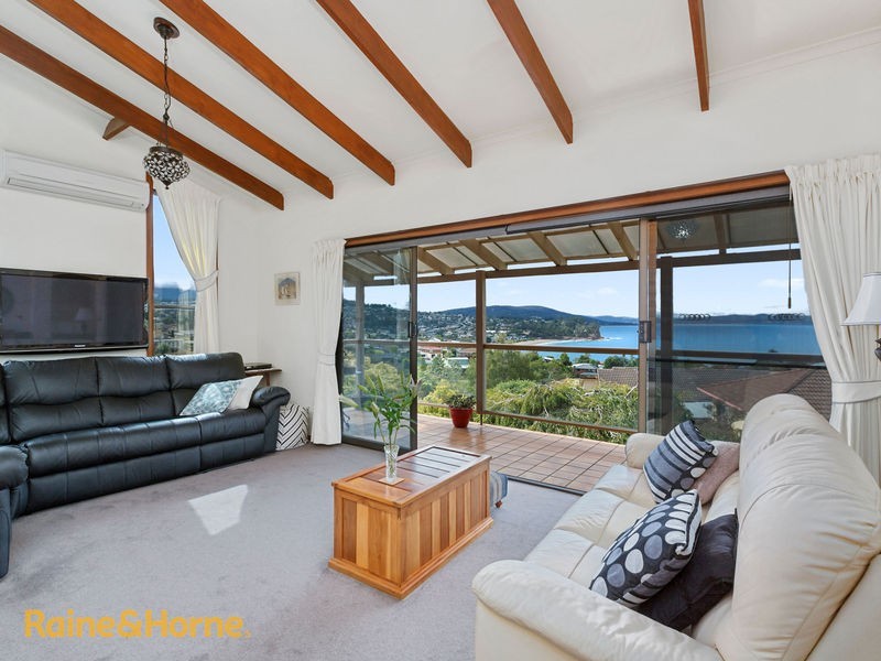 11 Seacrest Avenue, Blackmans Bay TAS 7052