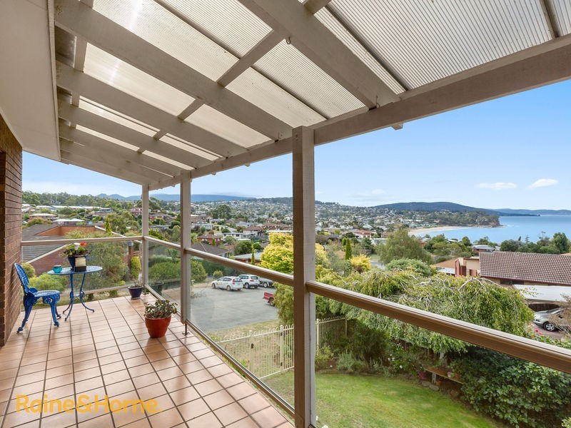 11 Seacrest Avenue, Blackmans Bay TAS 7052