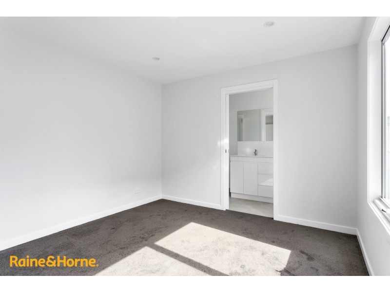 2/40 Willowbend Road, Kingston TAS 7050