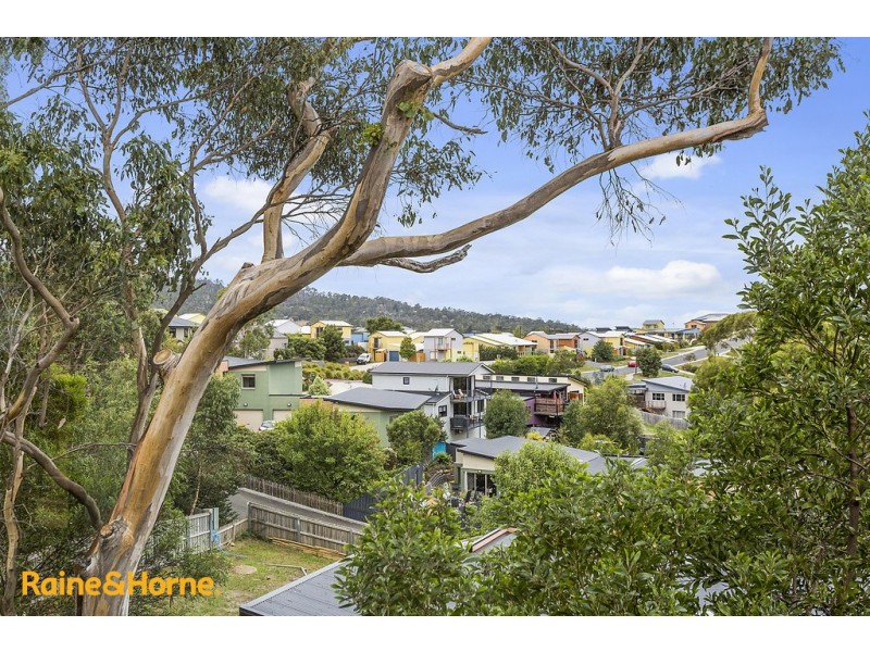 2/40 Willowbend Road, Kingston TAS 7050