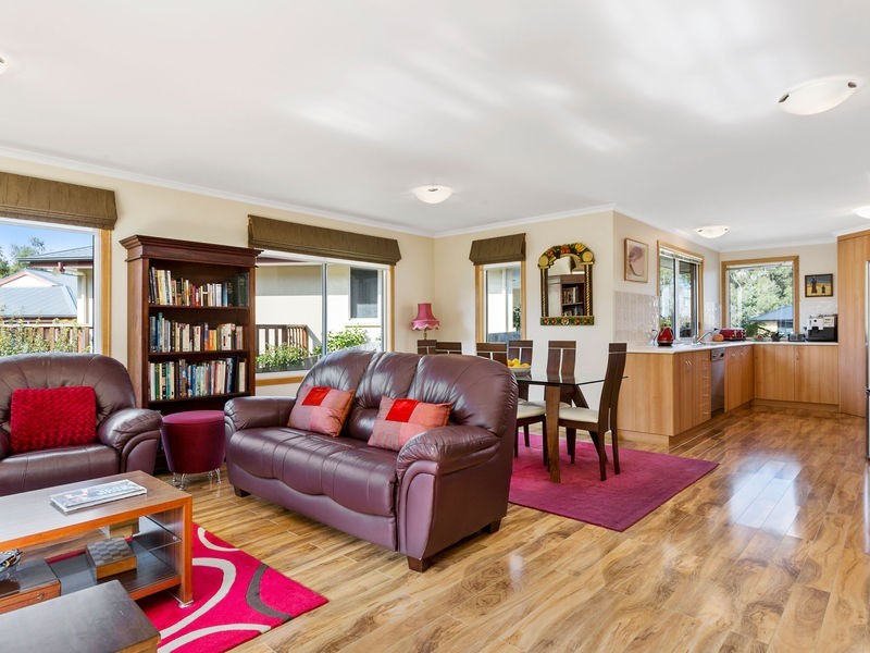 1/59 Whitewater Crescent, Kingston TAS 7050