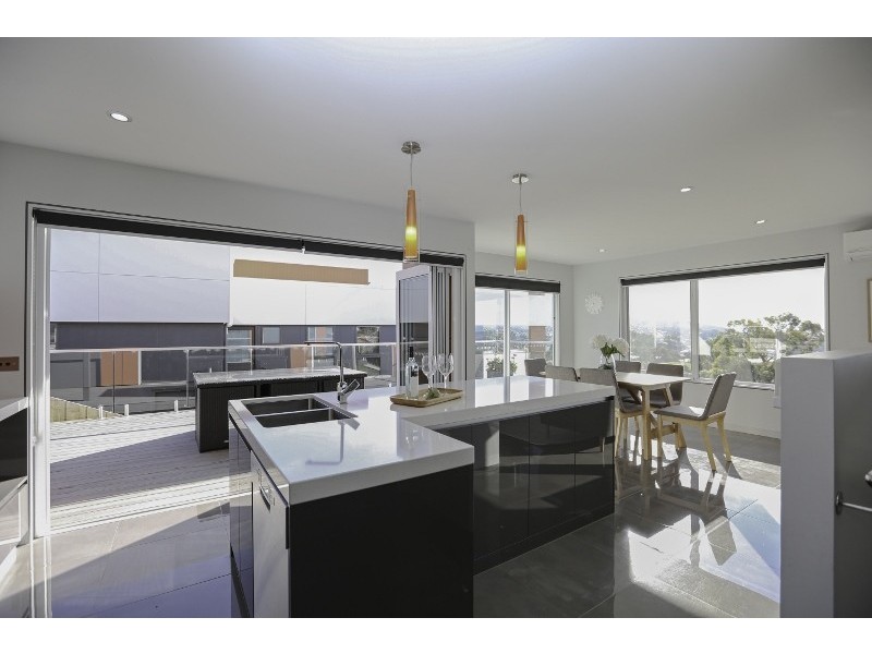 16 Caladium Place, Blackmans Bay TAS 7052