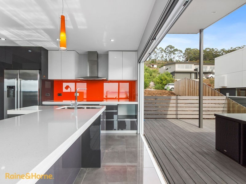 16 Caladium Place, Blackmans Bay TAS 7052