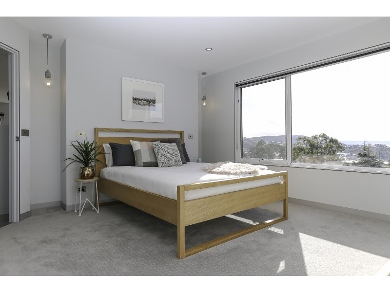 16 Caladium Place, Blackmans Bay TAS 7052