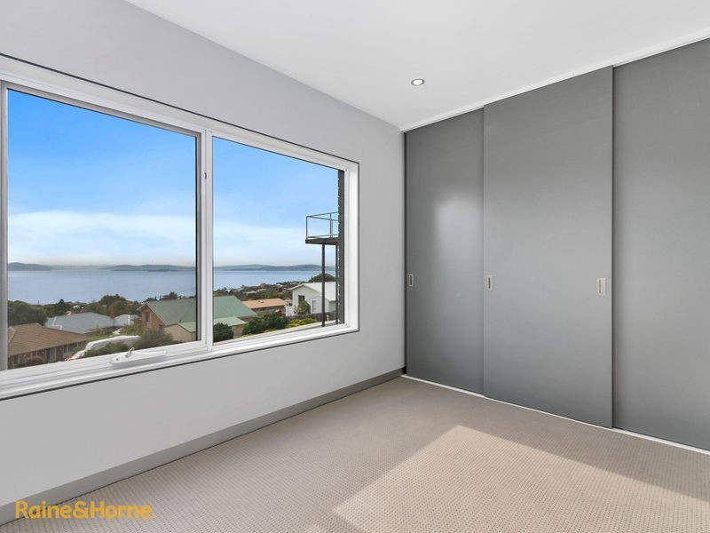 16 Caladium Place, Blackmans Bay TAS 7052