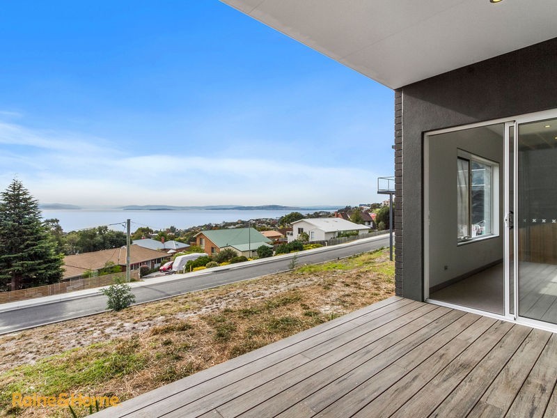 16 Caladium Place, Blackmans Bay TAS 7052