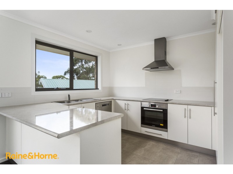 2/20 Cider Gum Drive, Blackmans Bay TAS 7052