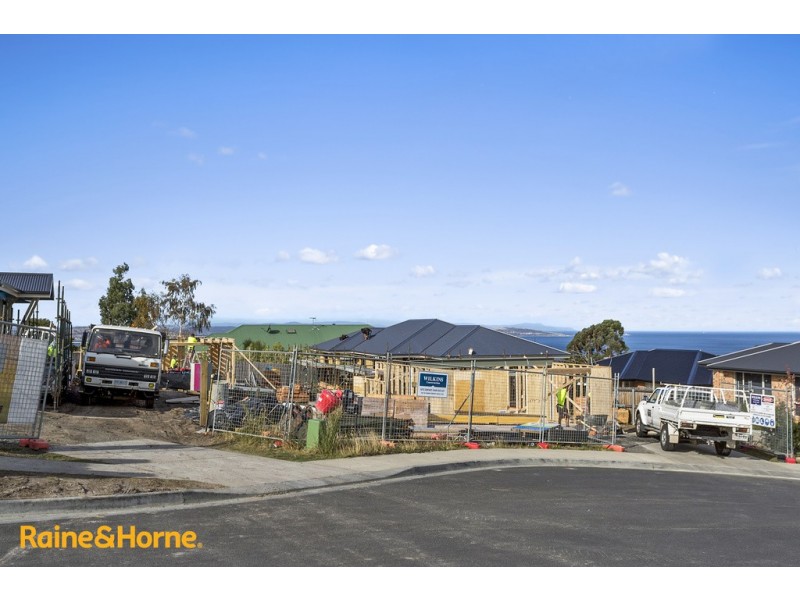 2/20 Cider Gum Drive, Blackmans Bay TAS 7052