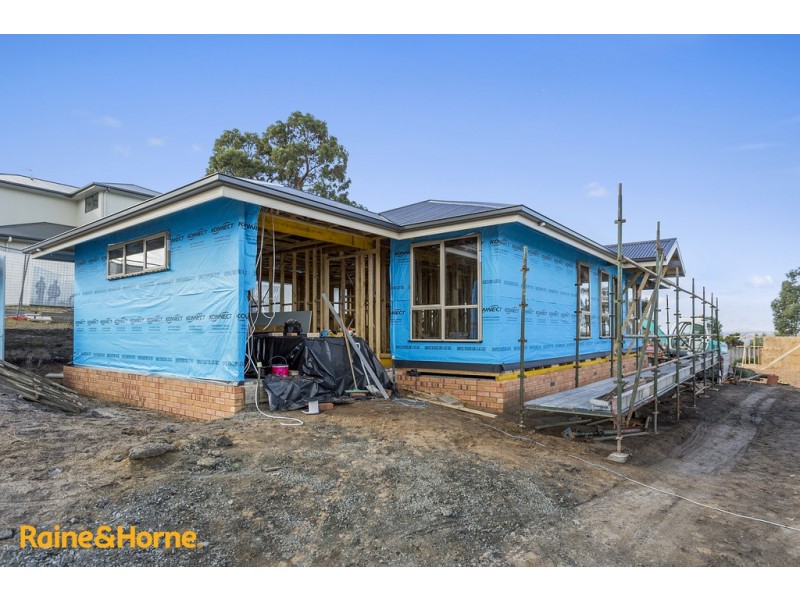 2/20 Cider Gum Drive, Blackmans Bay TAS 7052