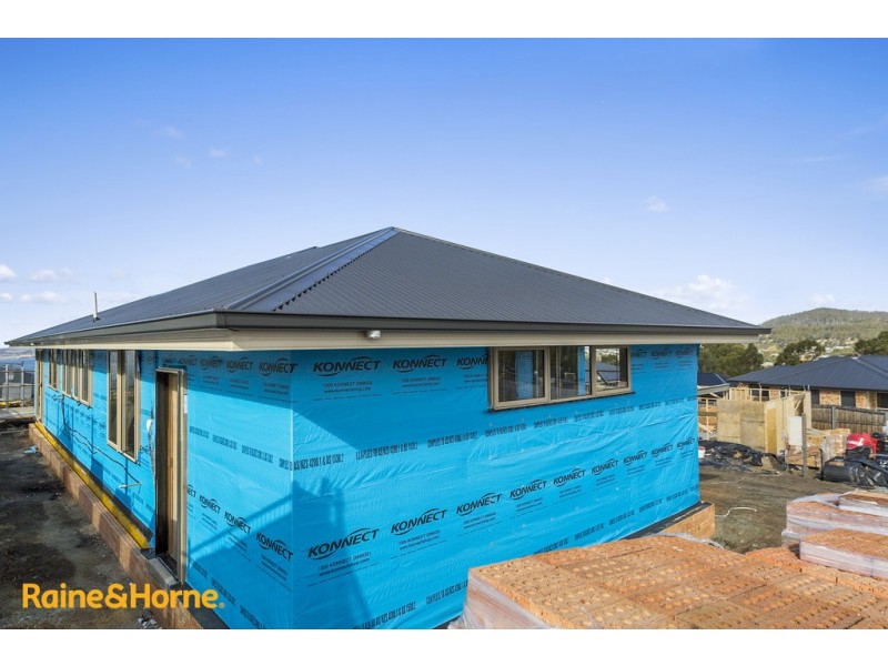 2/20 Cider Gum Drive, Blackmans Bay TAS 7052