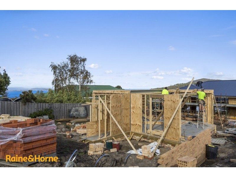 2/20 Cider Gum Drive, Blackmans Bay TAS 7052