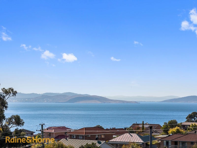 7 Kunama Drive, Kingston Beach TAS 7050