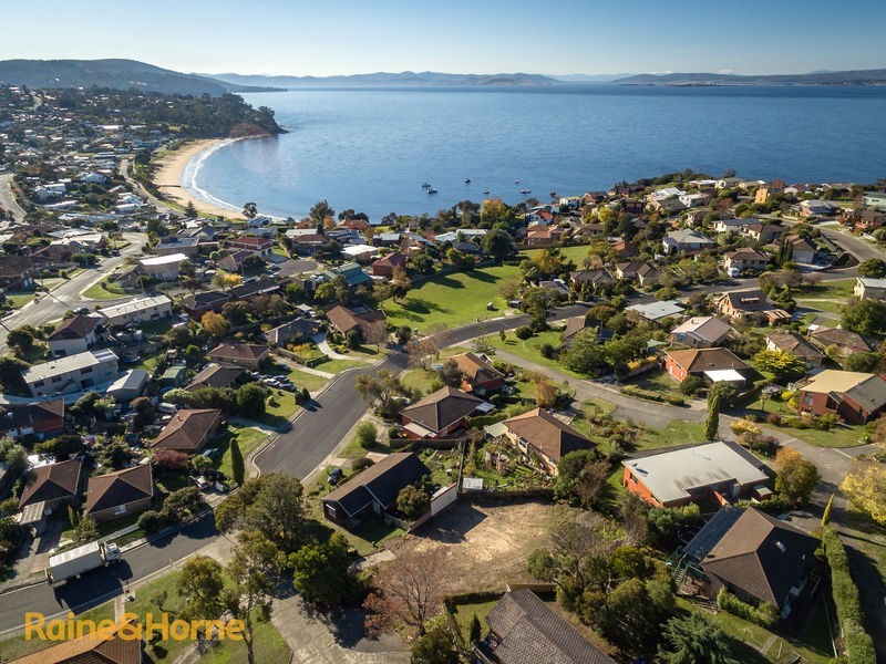 3 Reef Parade, Blackmans Bay TAS 7052