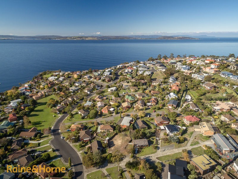 3 Reef Parade, Blackmans Bay TAS 7052