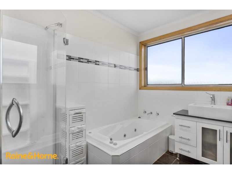 18 Kiama Place, Blackmans Bay TAS 7052