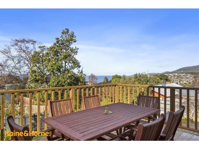 18 Kiama Place, Blackmans Bay TAS 7052
