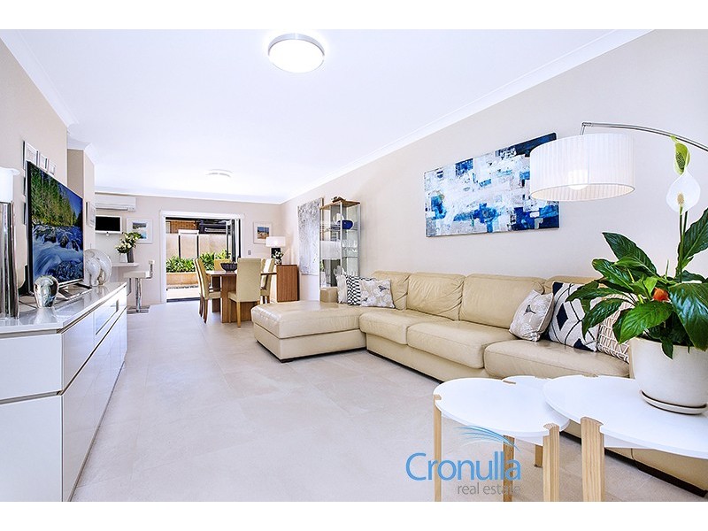 2/35-37 Caronia Ave, Woolooware NSW 2230