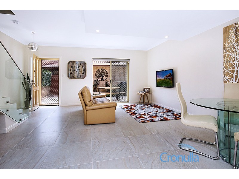 10/88-92 Yathong Rd, Caringbah NSW 2229