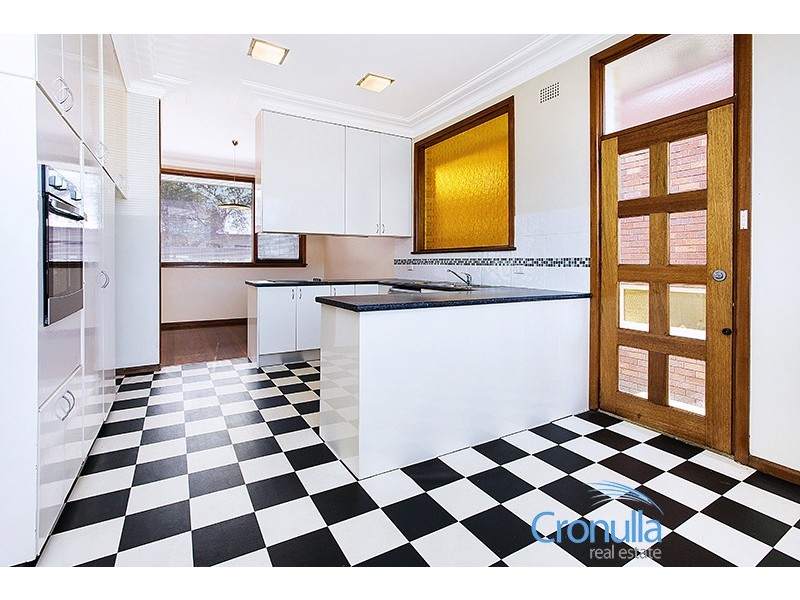 19 Queanbeyan Ave, Miranda NSW 2228