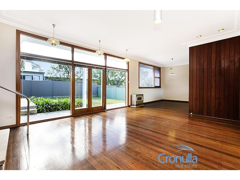 19 Queanbeyan Ave, Miranda NSW 2228