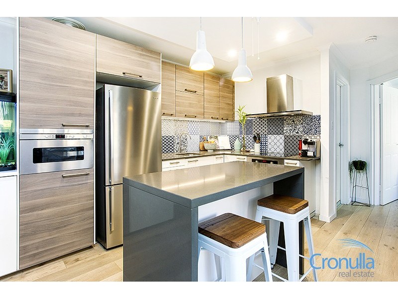 125 Oak Road, Kirrawee NSW 2232