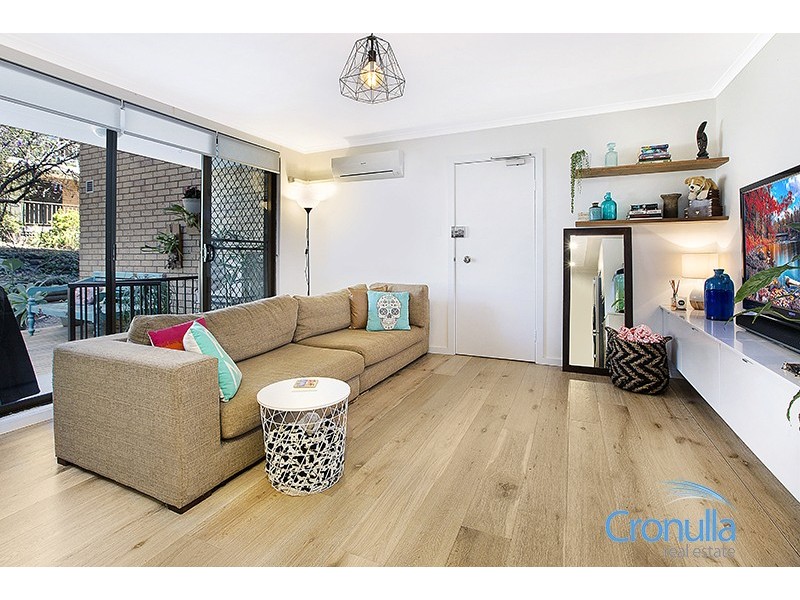 125 Oak Road, Kirrawee NSW 2232