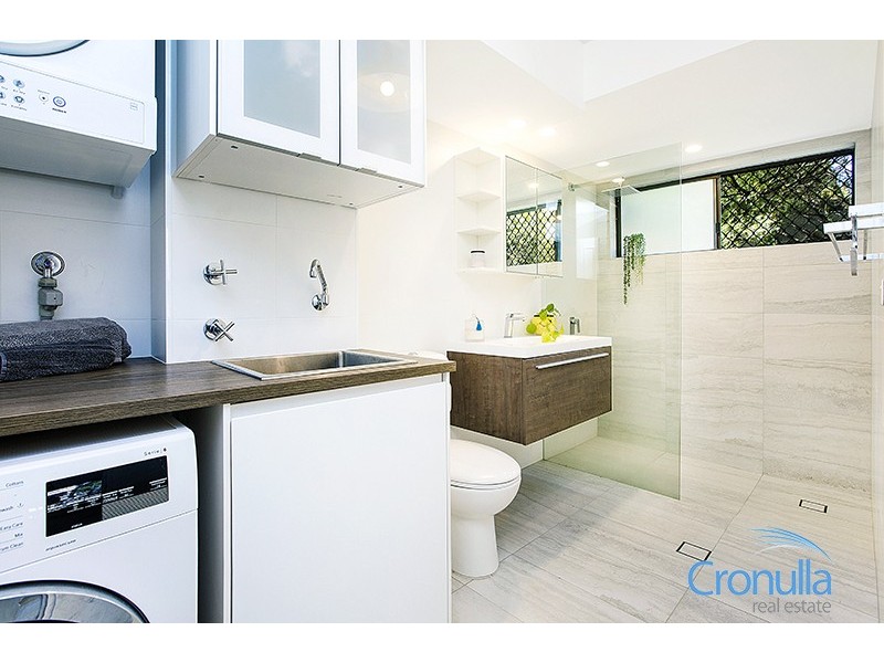 125 Oak Road, Kirrawee NSW 2232