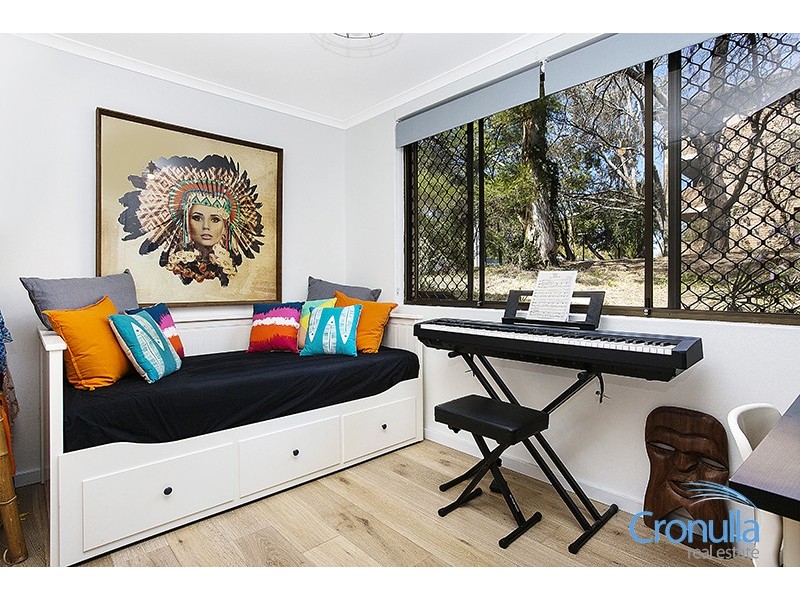 125 Oak Road, Kirrawee NSW 2232