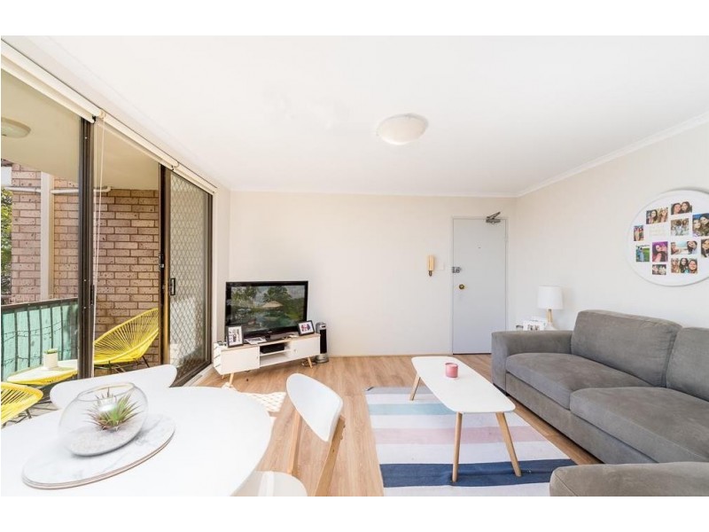 125 Oak Road, Kirrawee NSW 2232