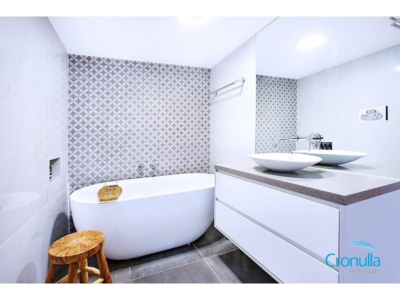 2/200 Willarong Rd, Caringbah NSW 2229