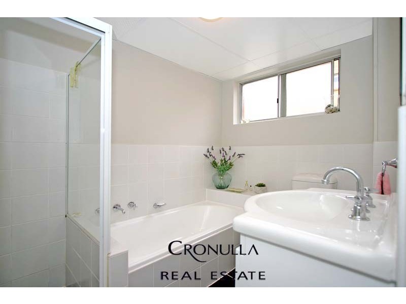 9 Clyde Ave, Cronulla NSW 2230