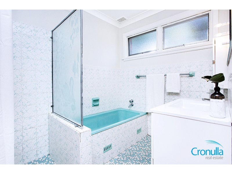 7 Waterview Avenue, Caringbah South NSW 2229