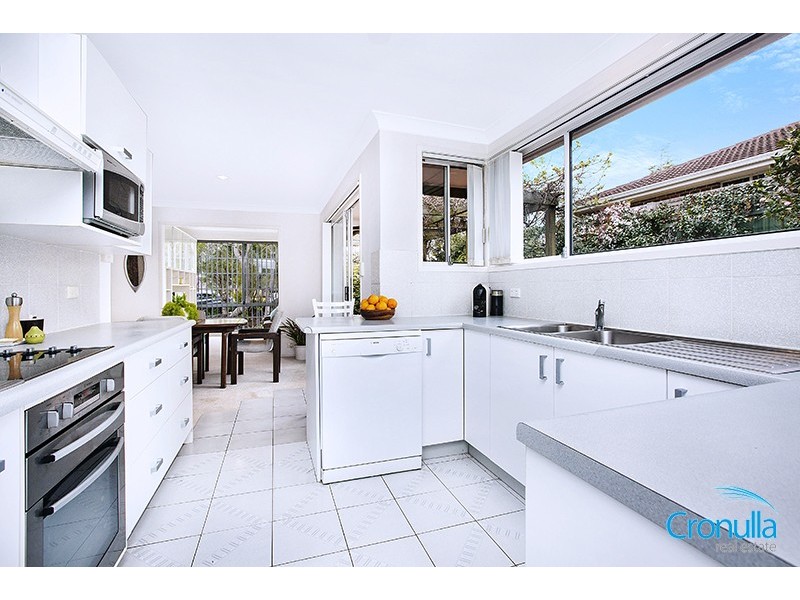 1/33 Caronia Avenue, Cronulla NSW 2230