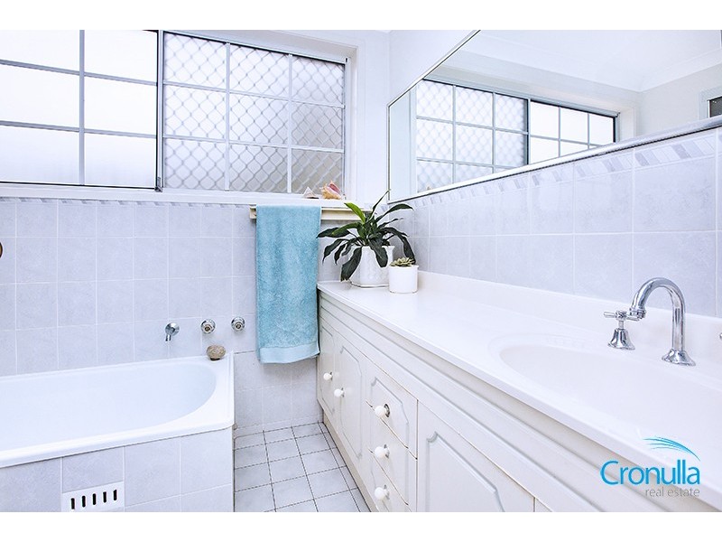 1/33 Caronia Avenue, Cronulla NSW 2230