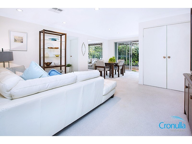 1/33 Caronia Avenue, Cronulla NSW 2230