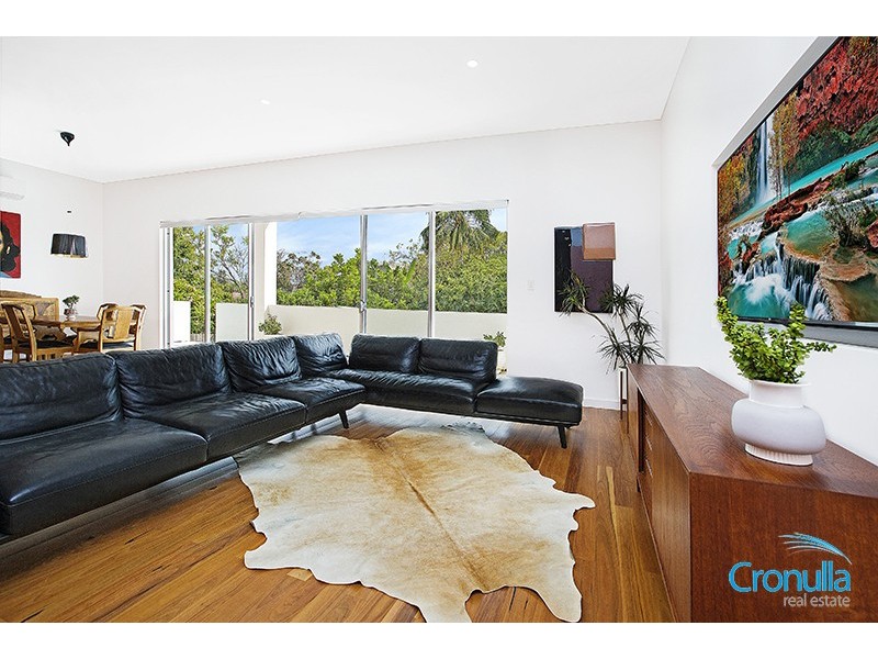 21 Edinburgh Cres, Woolooware NSW 2230