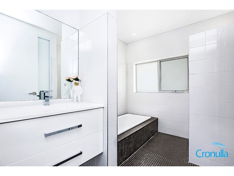 21 Edinburgh Cres, Woolooware NSW 2230