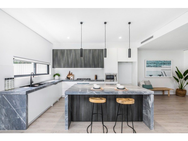 21b Kitchener St, Caringbah NSW 2229